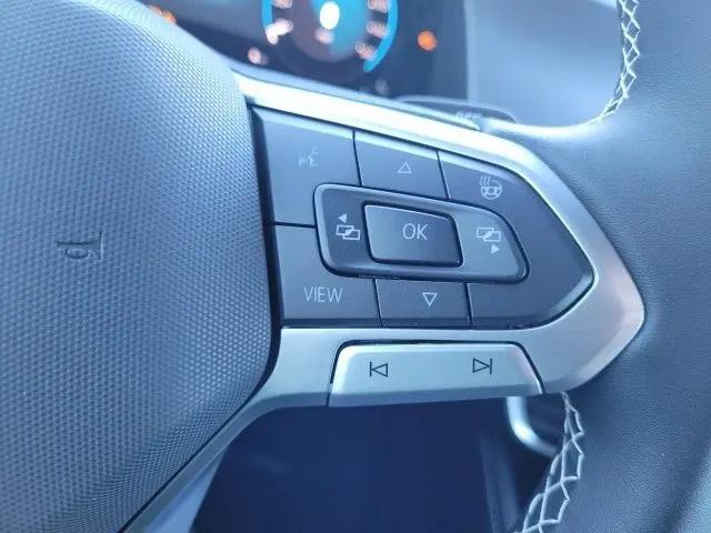 2026 Volkswagen Atlas Cross Sport SE with Technology