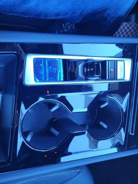 2026 Volkswagen Atlas Cross Sport SE with Technology