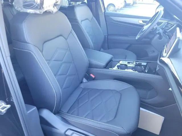 2026 Volkswagen Atlas Cross Sport SE with Technology