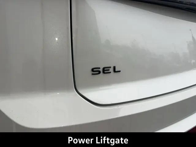 2026 Volkswagen Atlas Cross Sport SEL R-Line Black