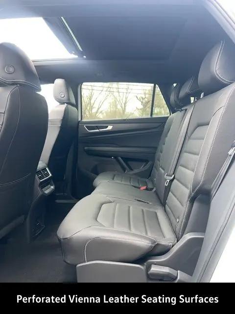 2026 Volkswagen Atlas Cross Sport SEL R-Line Black
