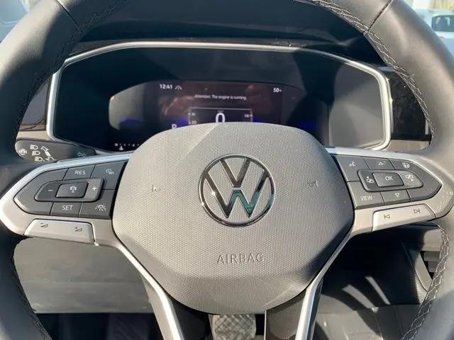 2026 Volkswagen Taos SE Black