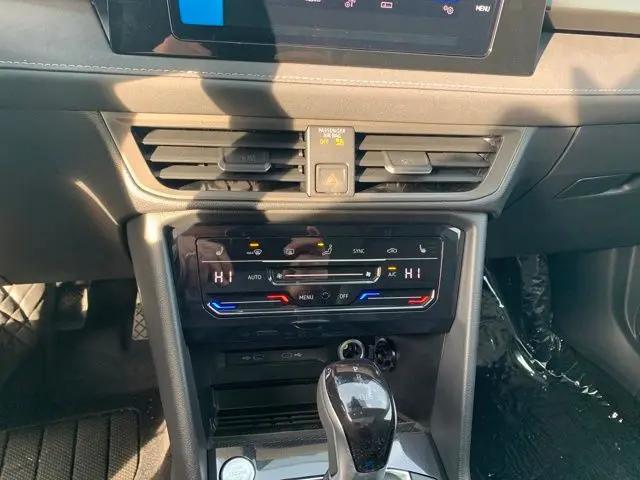 2026 Volkswagen Taos SE Black