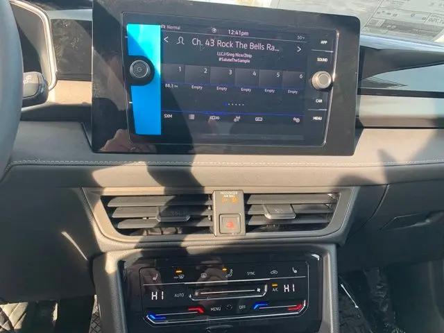 2026 Volkswagen Taos SE Black