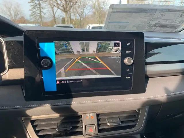 2026 Volkswagen Taos SE Black