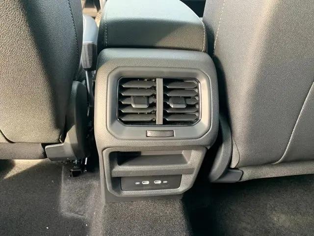 2026 Volkswagen Taos SE Black
