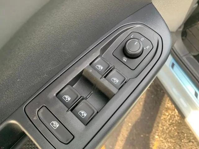 2026 Volkswagen Taos SE Black