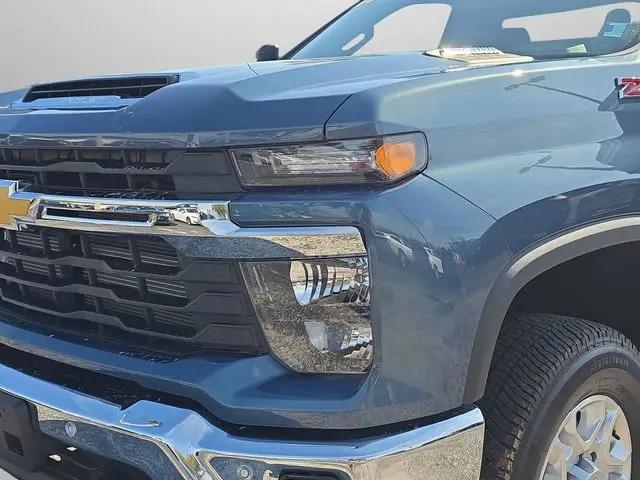 2025 Chevrolet Silverado 2500HD 4WD Regular Cab Long Bed LT