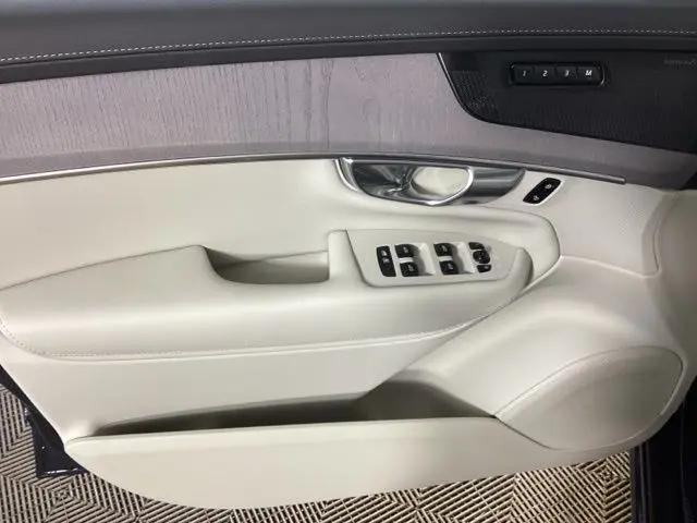 2026 Volvo XC90 Ultra, B6 AWD Gas (mild hybrid), Gasoline, Bright, 7 Seats