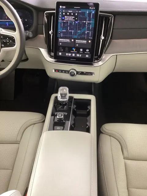 2026 Volvo XC90 Ultra, B6 AWD Gas (mild hybrid), Gasoline, Bright, 7 Seats
