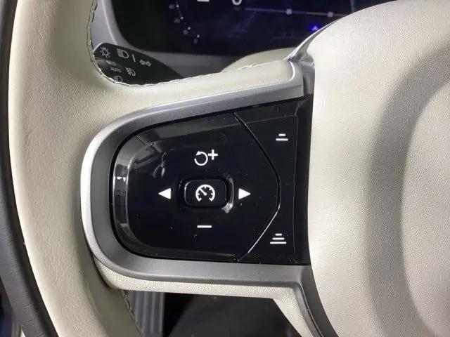 2026 Volvo XC90 Ultra, B6 AWD Gas (mild hybrid), Gasoline, Bright, 7 Seats