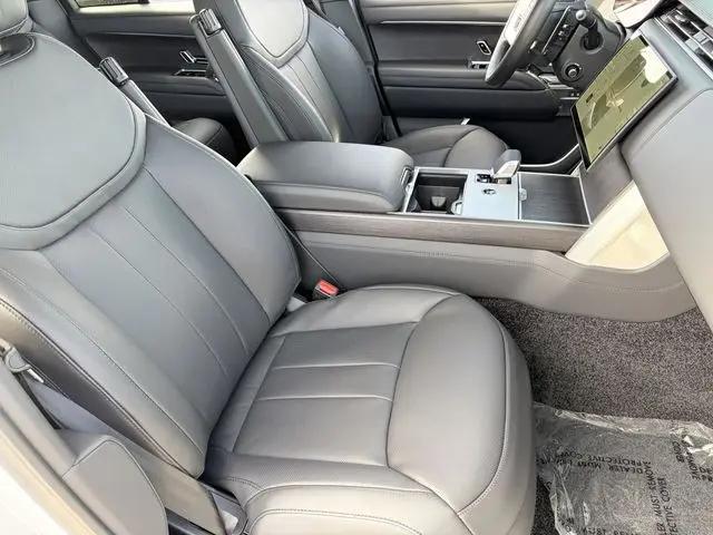 2026 Land Rover Range Rover P400 SE