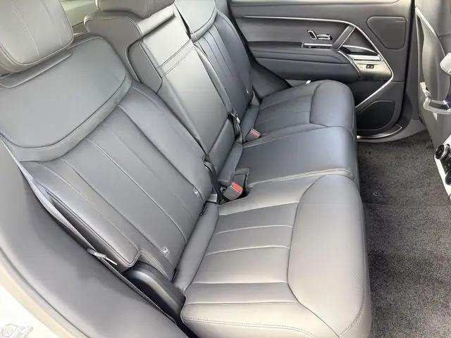 2026 Land Rover Range Rover P400 SE