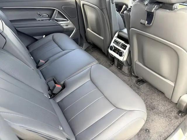 2026 Land Rover Range Rover P400 SE