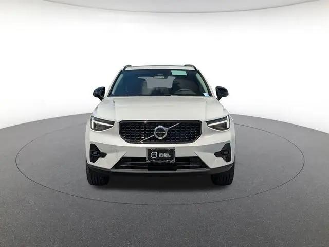 2026 Volvo XC40 Plus, B5 AWD Gas mild hybrid, Dark