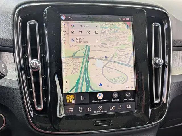 2026 Volvo XC40 Plus, B5 AWD Gas mild hybrid, Dark