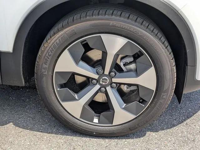 2026 Volvo XC40 Plus, B5 AWD Gas mild hybrid, Dark