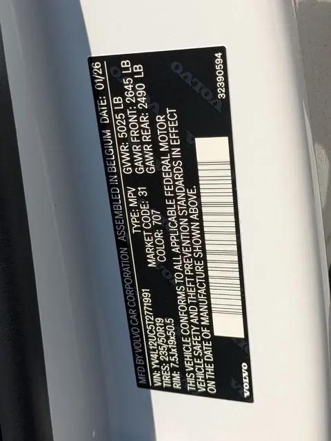 2026 Volvo XC40 Plus, B5 AWD Gas mild hybrid, Dark