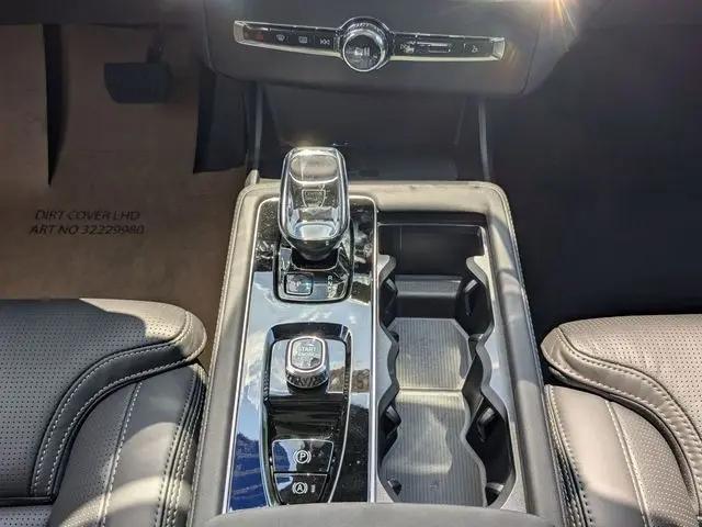 2026 Volvo XC90 Ultra, B6 AWD Gas mild hybrid, Gasoline, Bright, 7 Seats