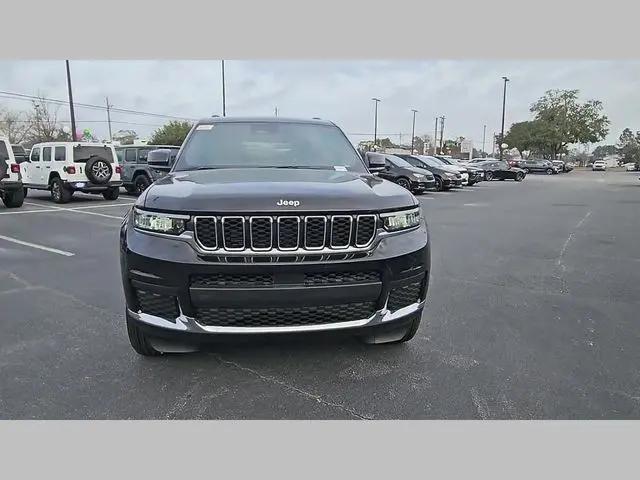 2026 Jeep Grand Cherokee L Laredo 4x4