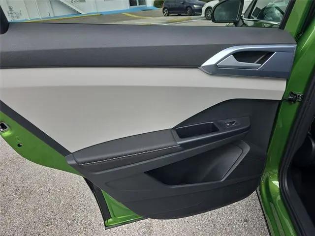 2026 Volkswagen Taos SE