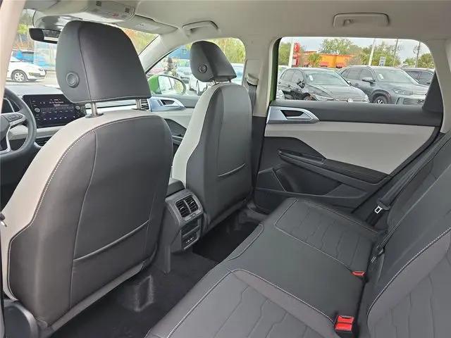 2026 Volkswagen Taos SE