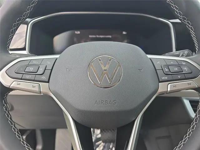 2026 Volkswagen Taos SE