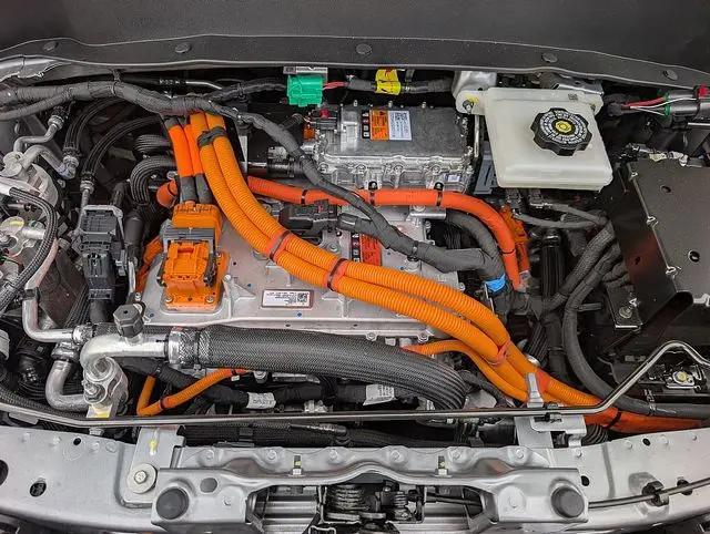 2027 Chevrolet Bolt LT FWD