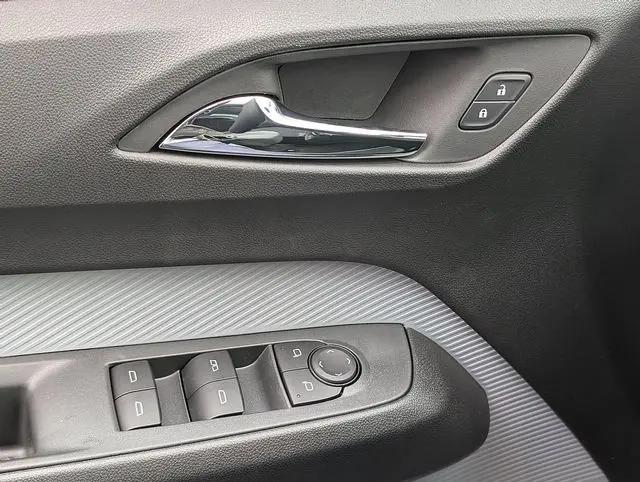 2027 Chevrolet Bolt LT FWD