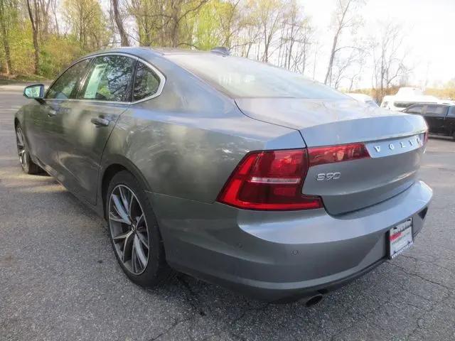 2018 Volvo S90 T5 Momentum