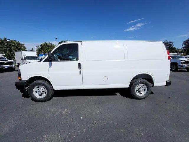 2026 Chevrolet Express Cargo Van 2500 Regular Wheelbase, WT, RWD