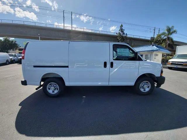 2026 Chevrolet Express Cargo Van 2500 Regular Wheelbase, WT, RWD