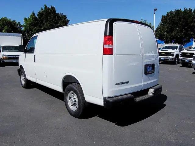 2026 Chevrolet Express Cargo Van 2500 Regular Wheelbase, WT, RWD