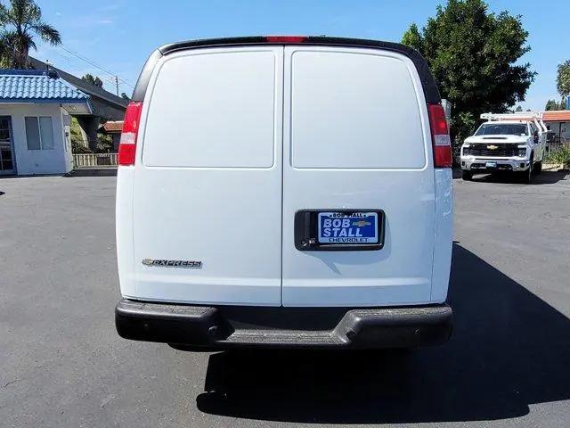 2026 Chevrolet Express Cargo Van 2500 Regular Wheelbase, WT, RWD