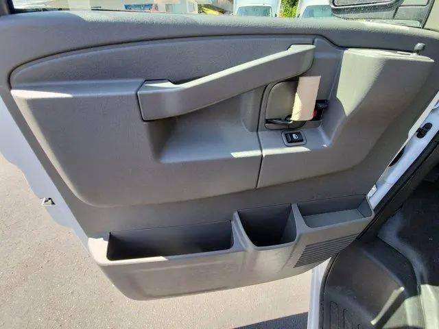 2026 Chevrolet Express Cargo Van 2500 Regular Wheelbase, WT, RWD