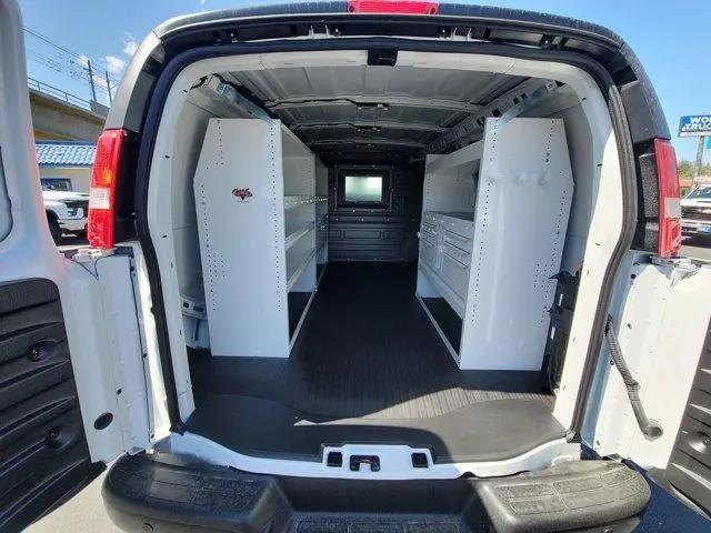 2026 Chevrolet Express Cargo Van 2500 Regular Wheelbase, WT, RWD
