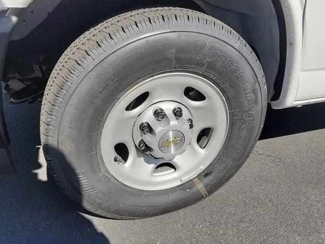 2026 Chevrolet Express Cargo Van 2500 Regular Wheelbase, WT, RWD