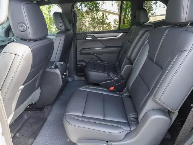 2026 GMC Acadia Elevation FWD