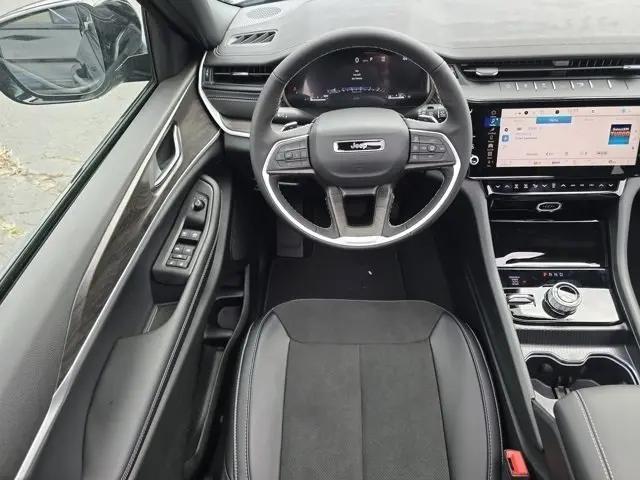 2026 Jeep Grand Cherokee L Altitude 4x4