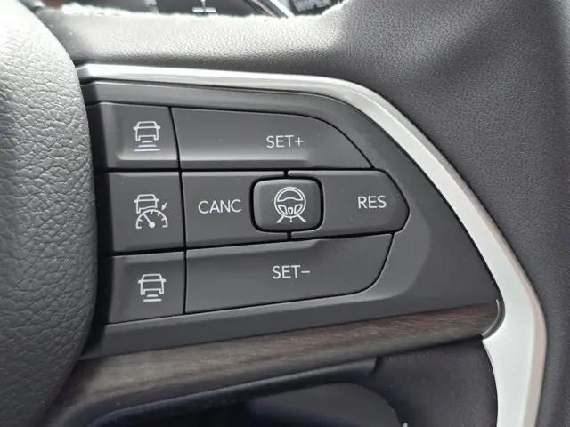 2026 Jeep Grand Cherokee L Altitude 4x4