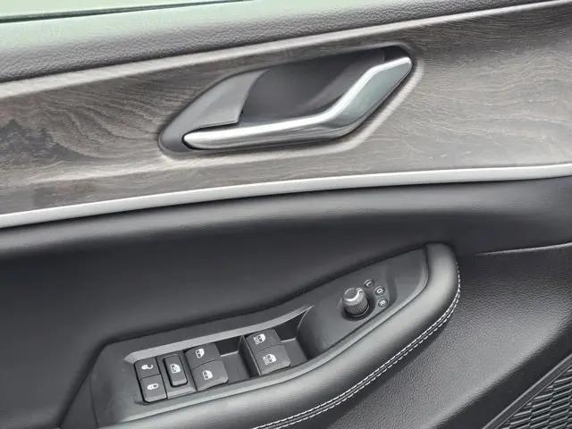 2026 Jeep Grand Cherokee L Altitude 4x4