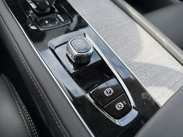2026 Volvo XC90 Plug-In Hybrid Ultra, T8 AWD, Electric/Gasoline, Bright, 7 Seats
