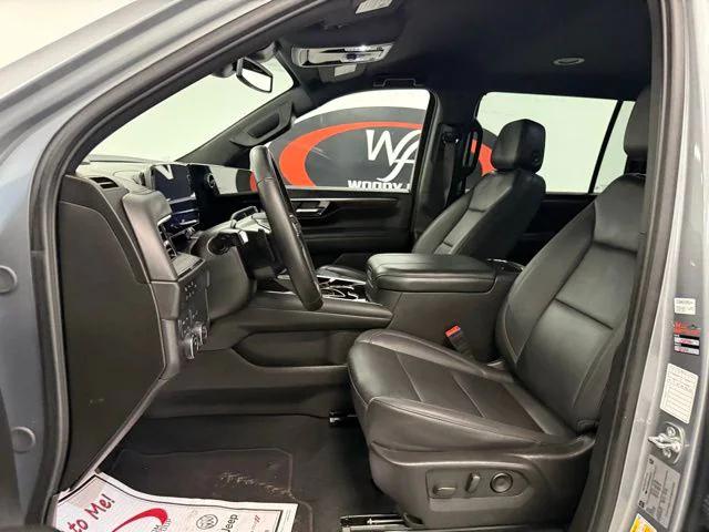2025 Chevrolet Suburban 4WD Z71