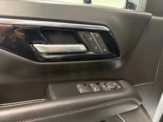 2025 Chevrolet Suburban 4WD Z71