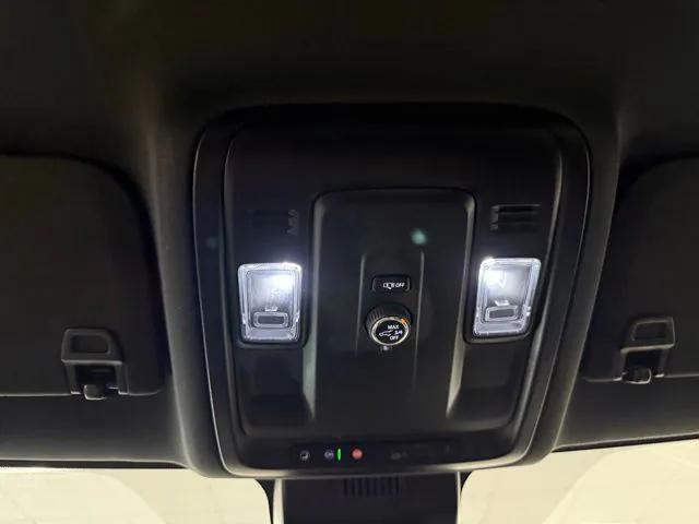 2025 Chevrolet Suburban 4WD Z71