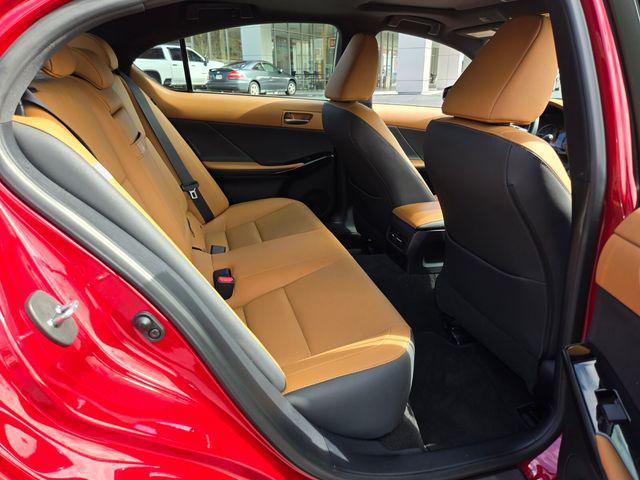 2024 Lexus IS 300 300