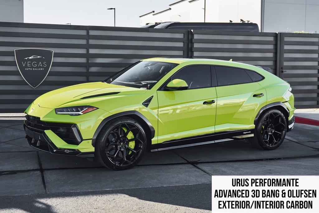 /2024 Lamborghini Urus