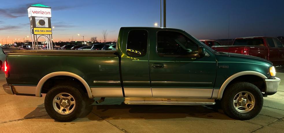 1997 Ford F-150 LARIAT