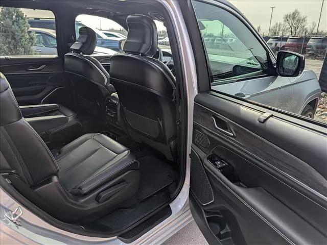 2025 Jeep Grand Cherokee L Overland 4x4