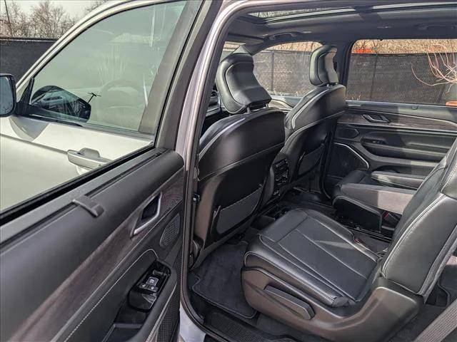 2025 Jeep Grand Cherokee L Overland 4x4